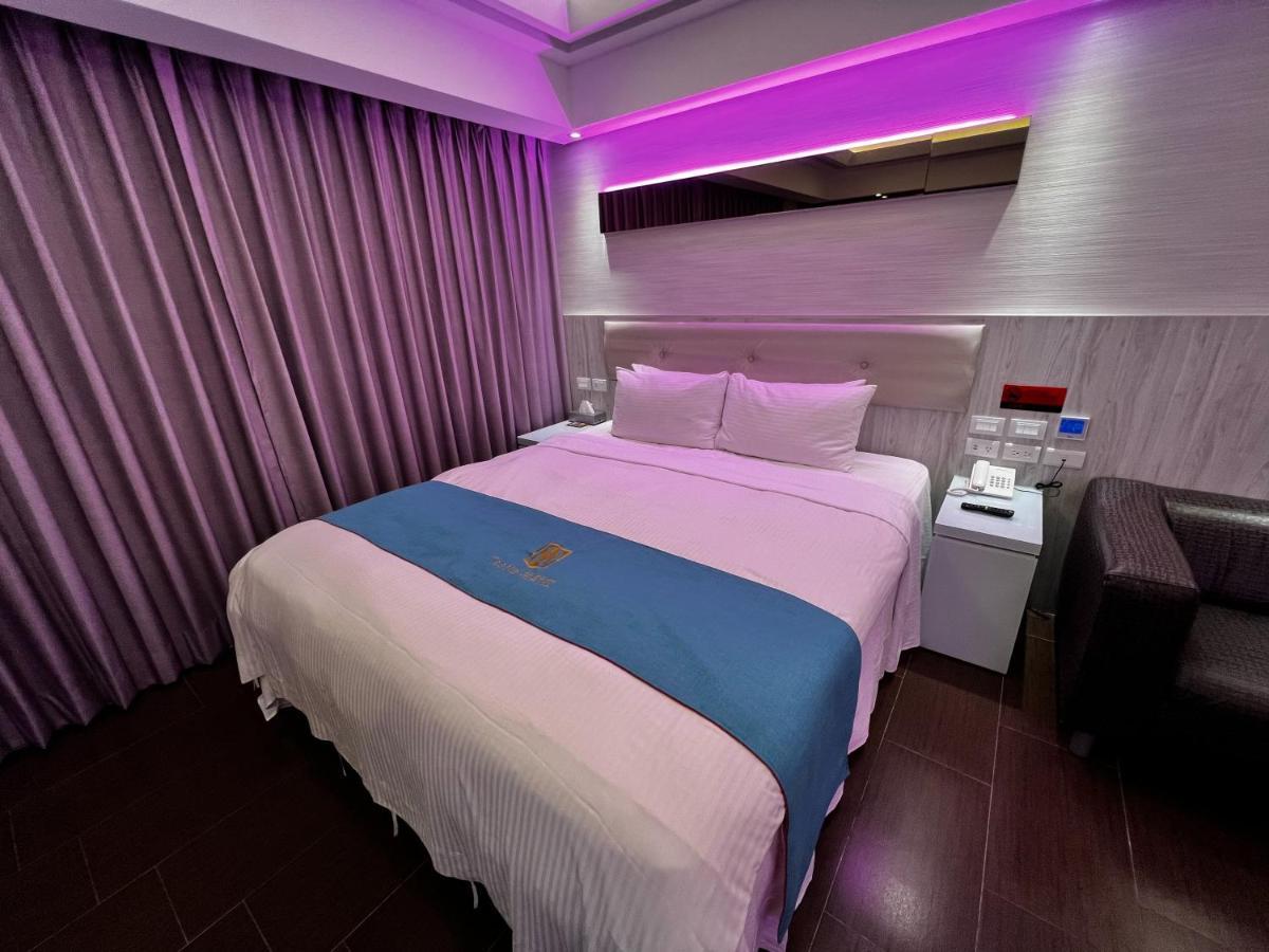 King Motel王者 桃園市旅館177號 Exteriör bild