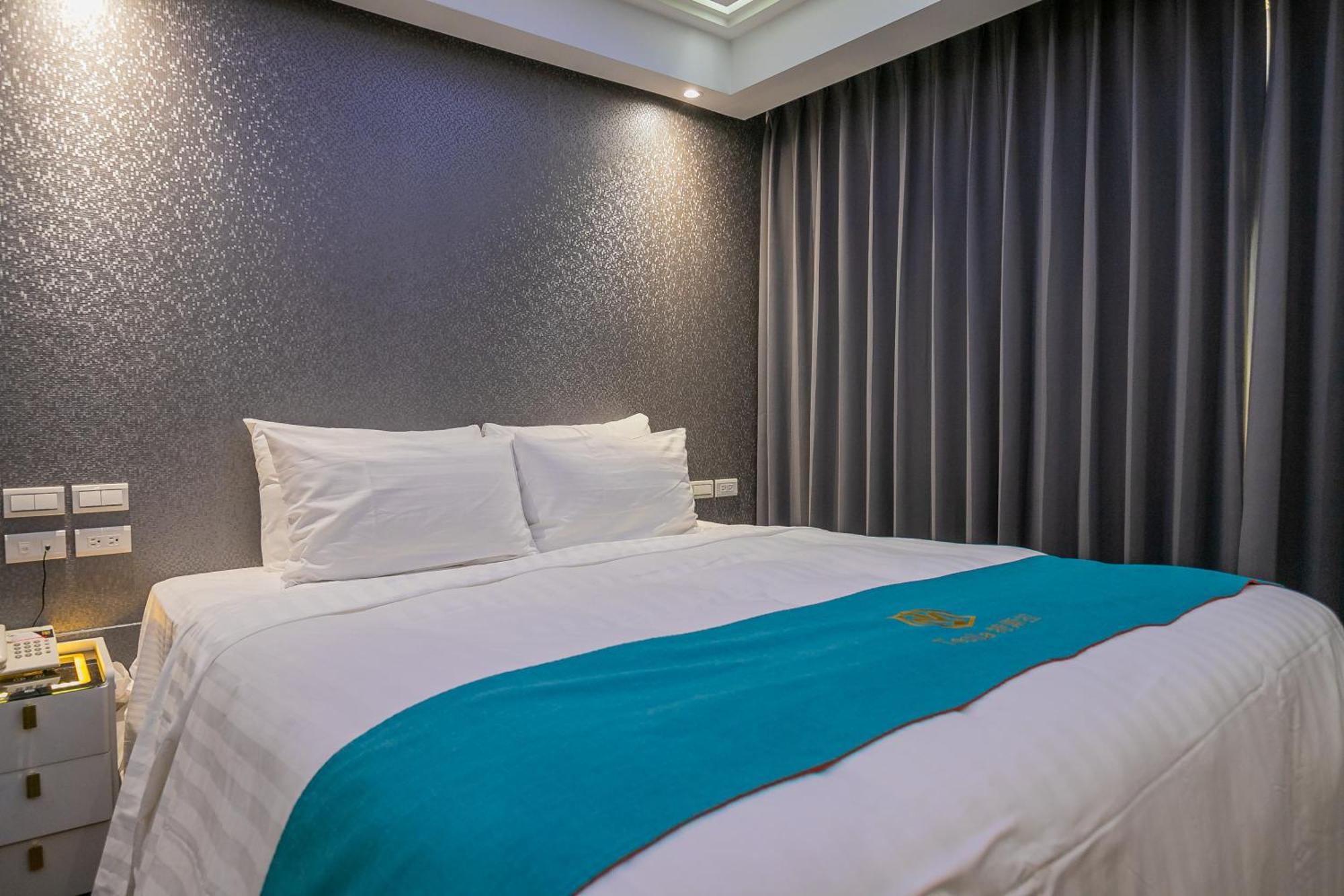 King Motel王者 桃園市旅館177號 Exteriör bild