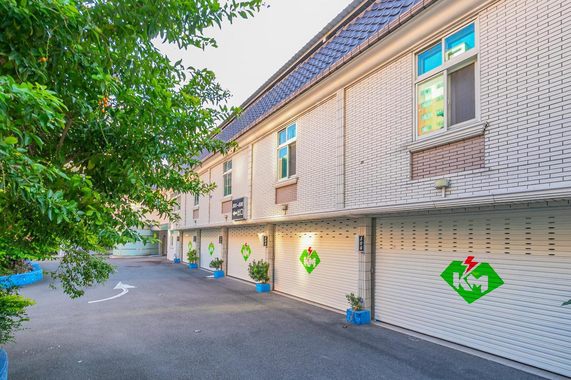 King Motel王者 桃園市旅館177號 Exteriör bild