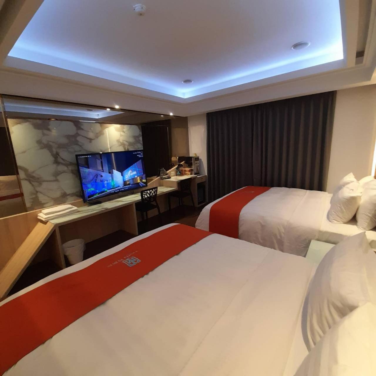 King Motel王者 桃園市旅館177號 Exteriör bild