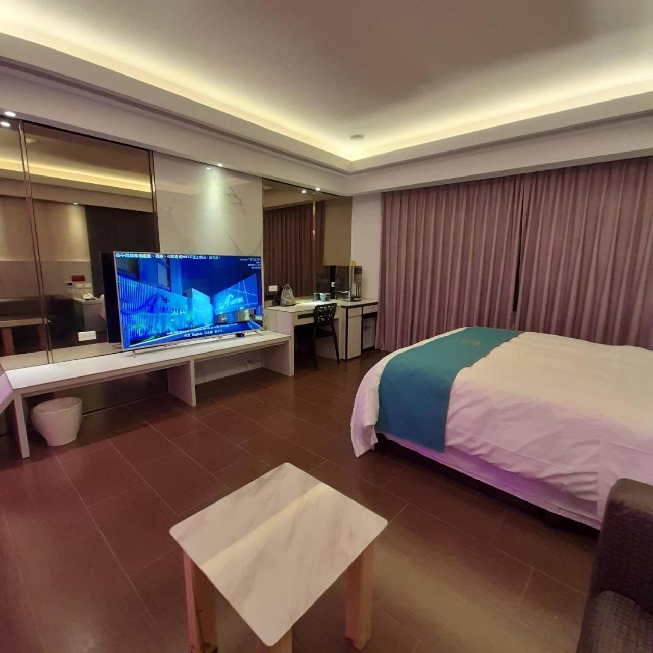 King Motel王者 桃園市旅館177號 Exteriör bild