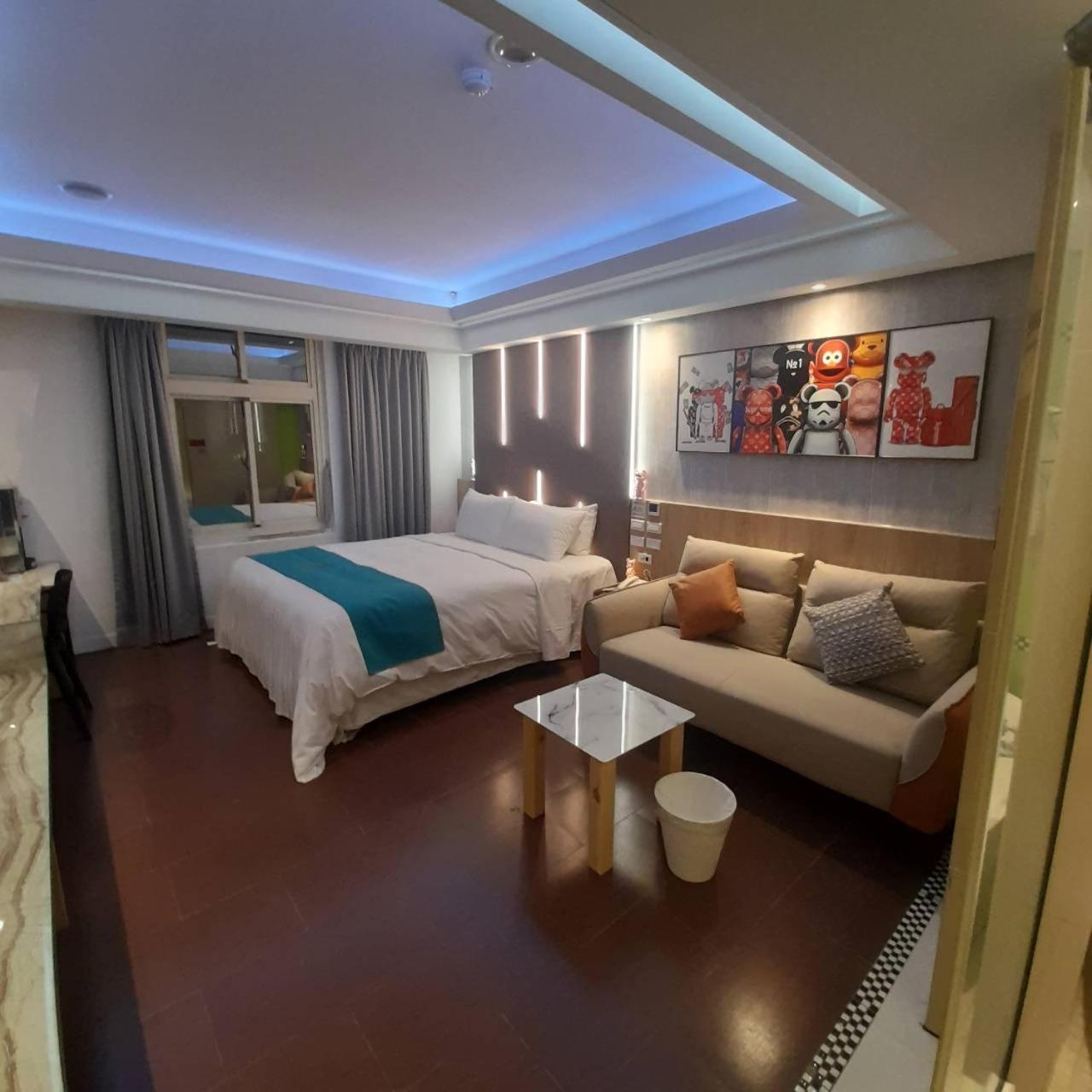 King Motel王者 桃園市旅館177號 Exteriör bild