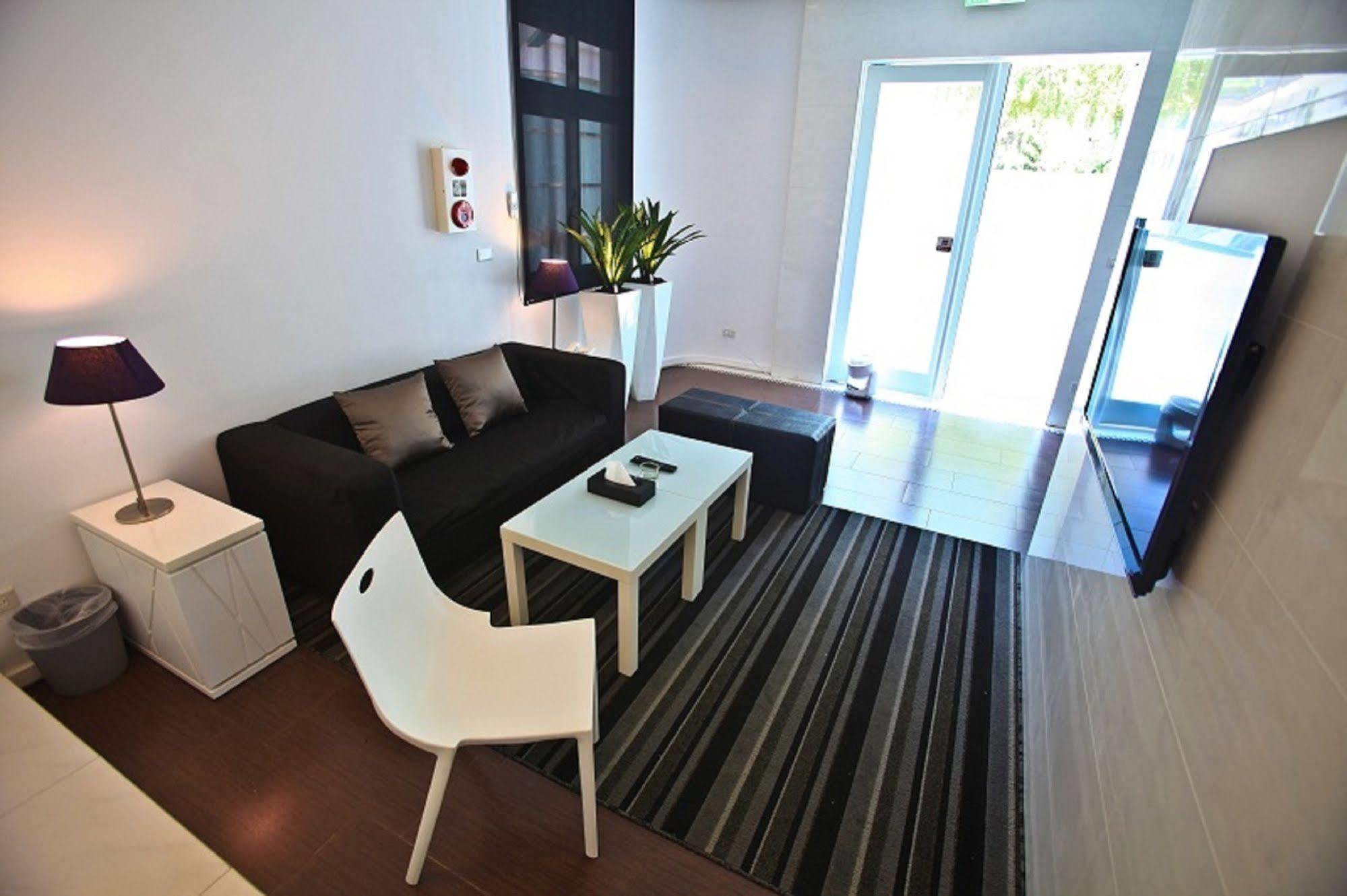 King Motel王者 桃園市旅館177號 Exteriör bild