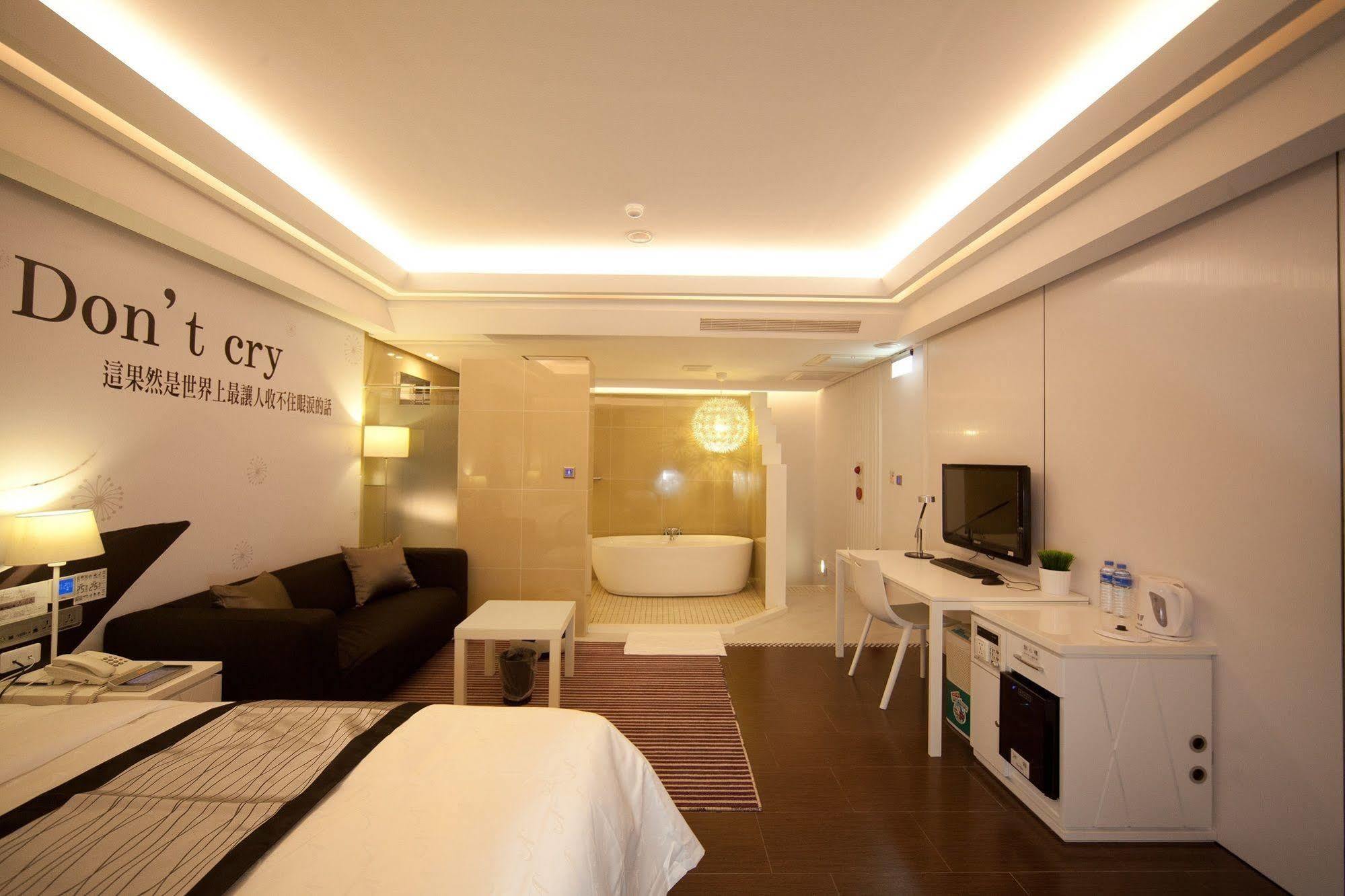 King Motel王者 桃園市旅館177號 Exteriör bild